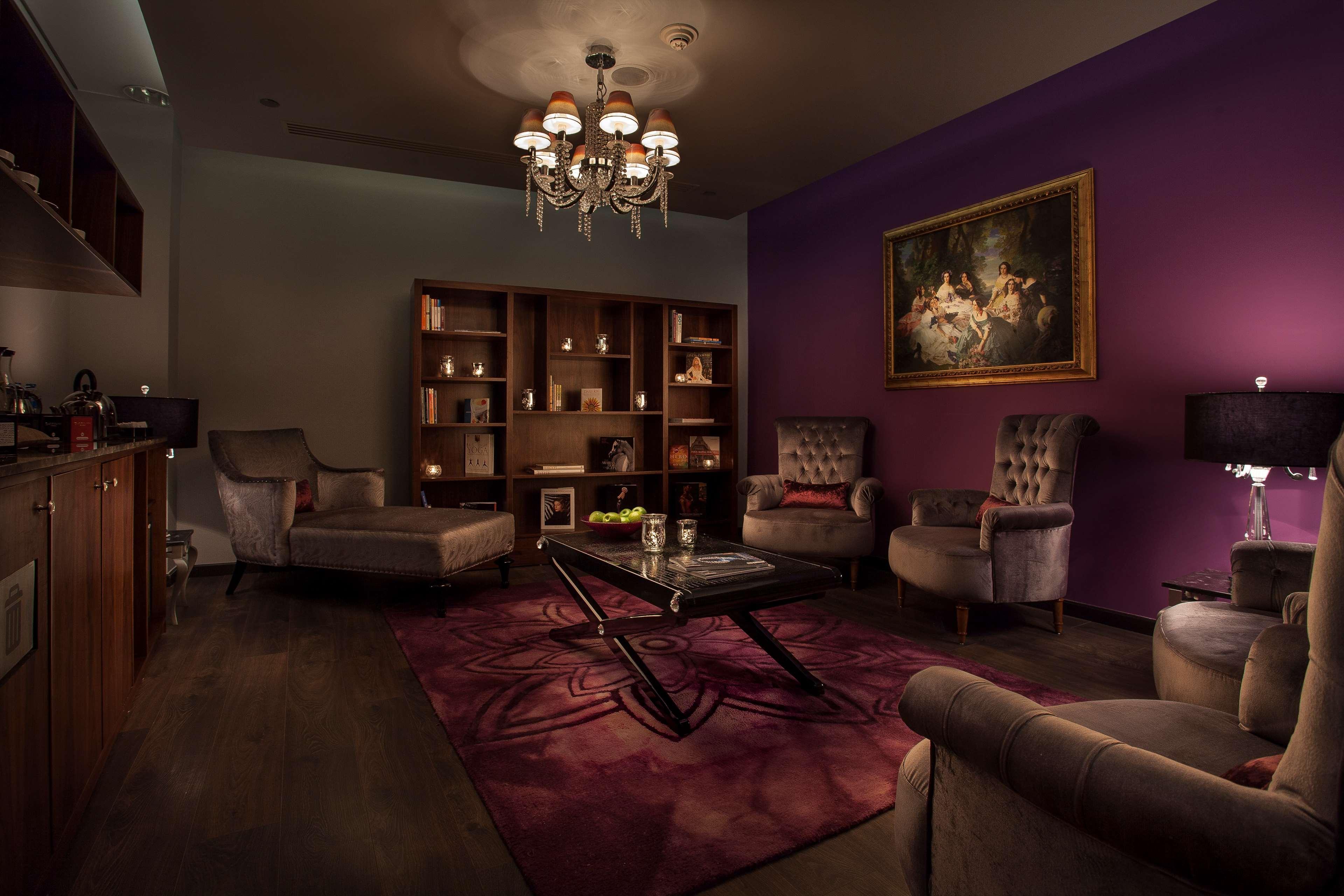 Royal Maxim Palace Kempinski Káhira Exteriér fotografie The interior of the 2012-built, 10-room, 10,000-square-foot (930 m2) spa at The Ritz-Carlton, Boston