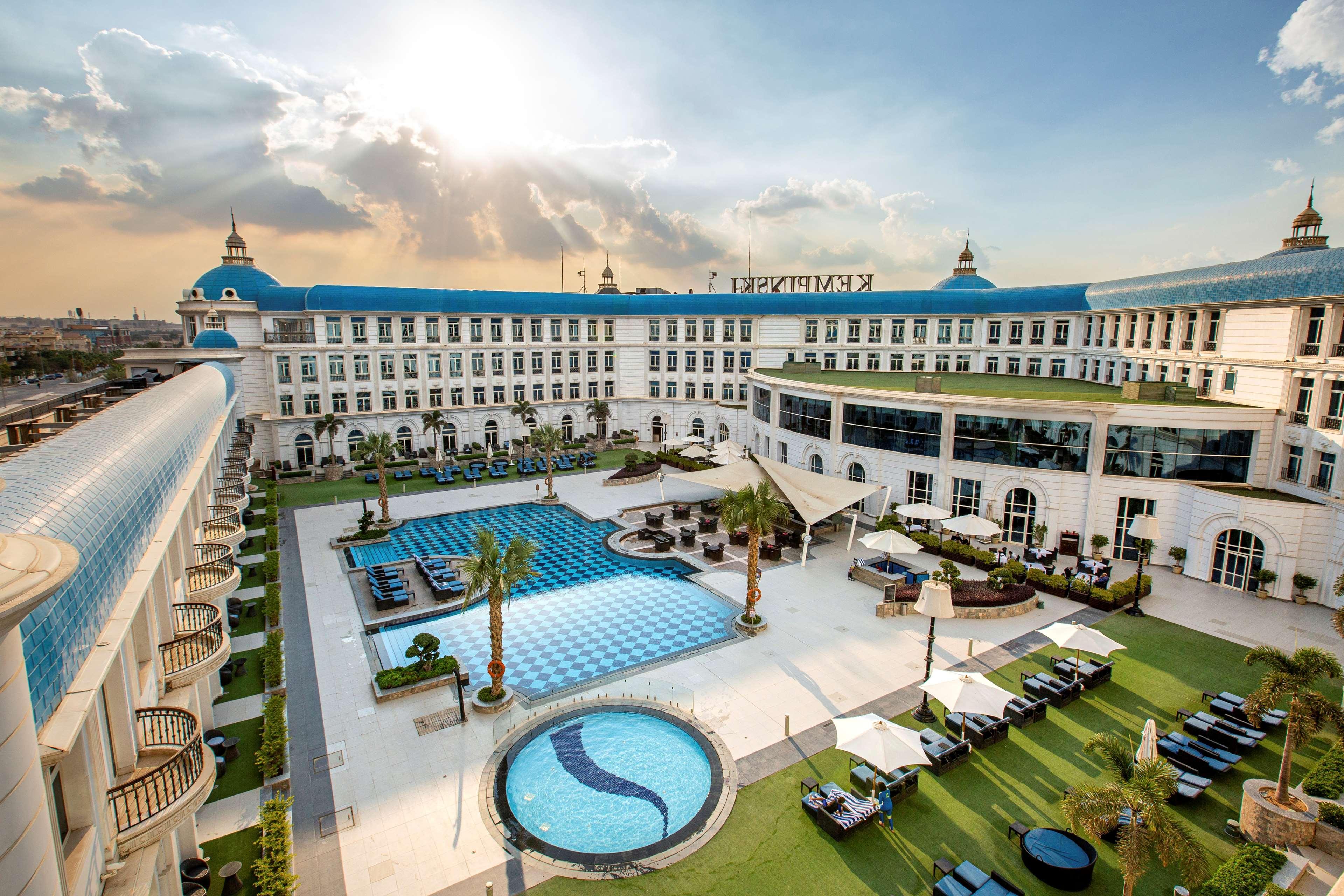 Royal Maxim Palace Kempinski Káhira Exteriér fotografie The hotel's courtyard